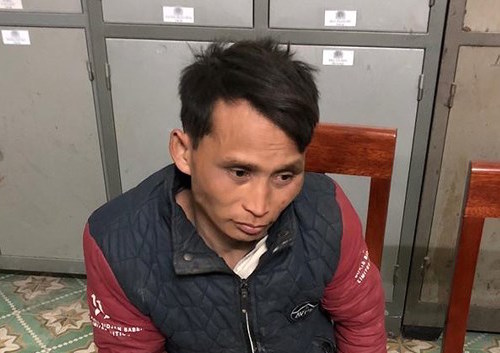 Khống chế đối tượng giao dịch ma tuý dùng dao quắm chống trả