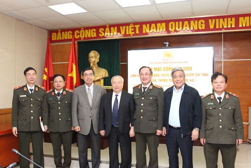 Báo chí CAND nâng cao hiệu quả đấu tranh phản bác quan điểm sai trái, thù địch