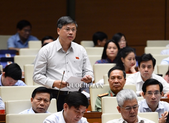 Nghị trường “nóng” gian lận thi cử, tăng giá điện