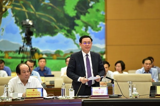 Tham nhũng “vặt” như những tổ mối nhỏ có thể làm vỡ “con đê hùng vĩ”