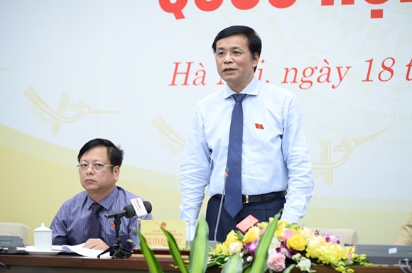 Miễn nhiệm Bộ trưởng Bộ Y tế là do “đã đến tuổi nghỉ hưu”