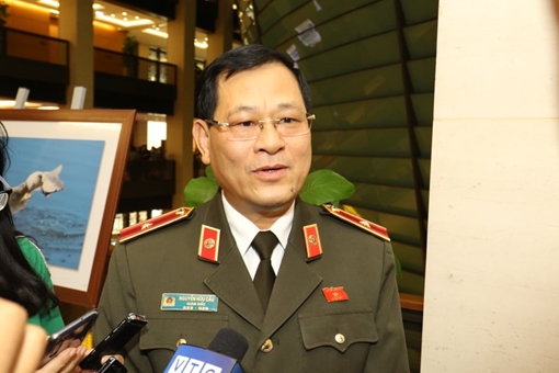 Thiếu tướng Nguyễn Hữu Cầu chia sẻ quá trình điều tra vụ đưa người ra nước ngoài trái phép