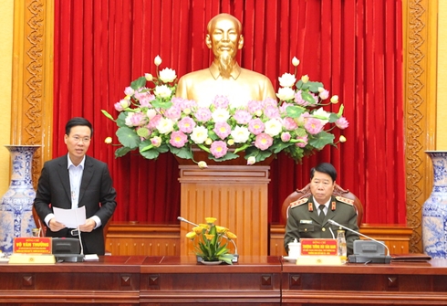 Tăng cường bảo vệ nền tảng tư tưởng của Đảng, đấu tranh, phản bác quan điểm sai trái, thù địch trong tình hình mới