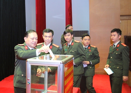 Đồng hành cùng CBCS tuyến đầu phòng, chống dịch COVID-19