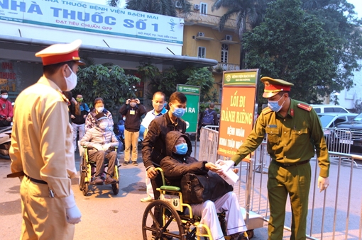 Những chiến sỹ Công an trong “tâm bão” Bạch Mai