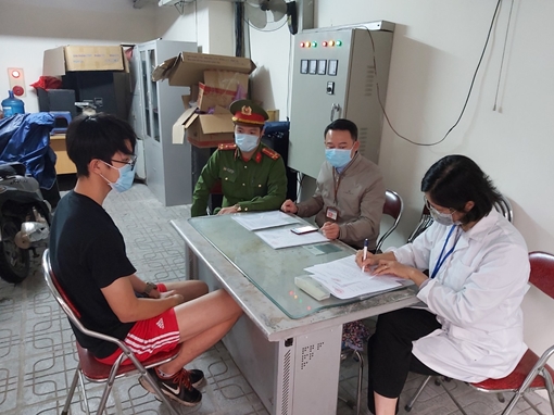 Quận Đống Đa phạt gần 200 trường hợp không đeo khẩu trang nơi công cộng