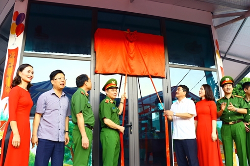 Bộ Tư lệnh CSCĐ tặng Điện Biên nhà bán trú, thư viện thân thiện