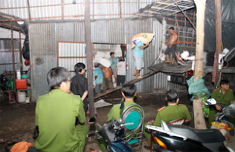 Phát hiện kho đường số lượng lớn ngay trung tâm thành phố