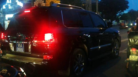 Tỉnh ủy Hậu Giang thừa nhận cấp tạm biển số xanh cho Phó Chủ tịch là sai quy định