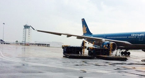 Khẩn cấp chống ngập tại Sân bay quốc tế Tân Sơn Nhất