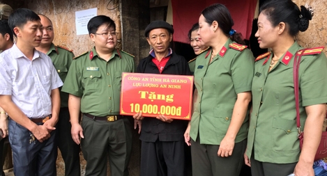 Ấm tình người nơi địa đầu Tổ quốc