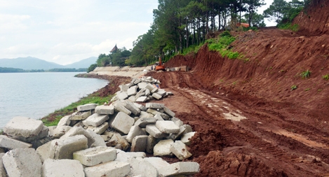 Làm sai thiết kế đã duyệt, Lâm viên Biển Hồ trên phố núi bị băm nát