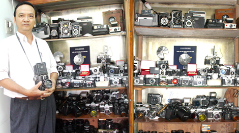 Thú chơi máy ảnh cổ của một nhà báo