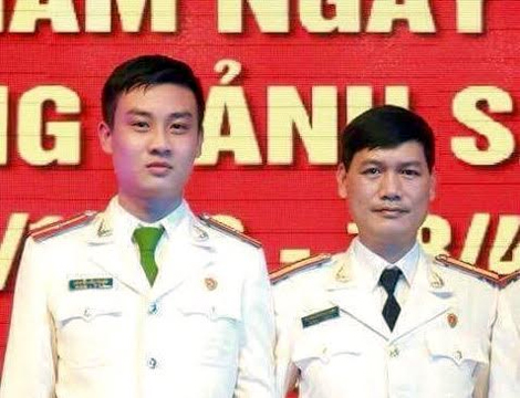 Vỡ òa hạnh phúc khi Công an đưa nữ sinh lớp 8 "mất tích" về cho gia đình