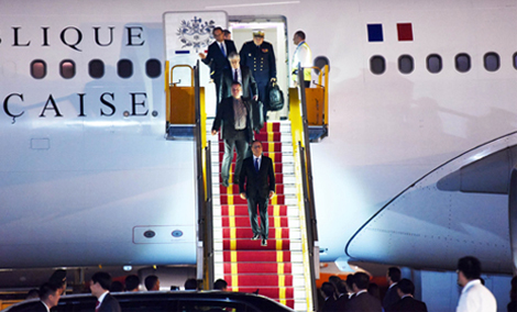 Tổng thống Pháp Hollande đến Hà Nội