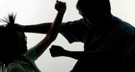 Chồng giết vợ trước mặt thẩm phán lĩnh 20 năm tù