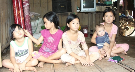 Đảm bảo việc học tập cho trẻ em Việt kiều từ Campuchia về Việt Nam