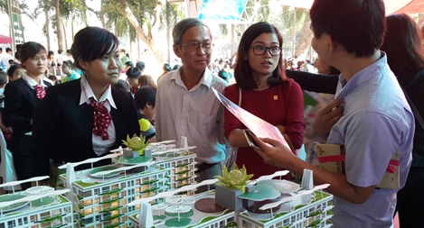 Lệch pha giữa cung và cầu, lo ngại bong bóng BĐS quay trở lại