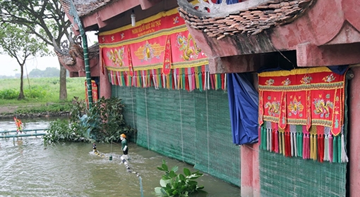 Chiêm ngưỡng nghệ thuật “thổi hồn” vào rối nước tại làng Đào Thục