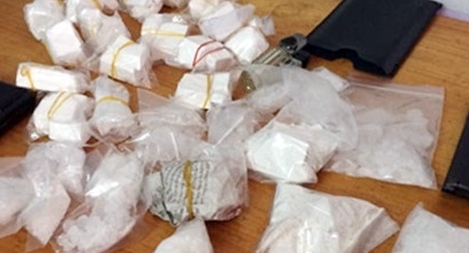 Bắt quả tang đối tượng đang mua bán 1,2kg thuốc phiện