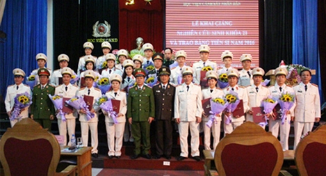 Khai giảng nghiên cứu sinh khóa 21 và trao bằng tiến sĩ năm 2016