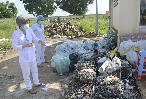 Điểm mặt những bệnh viện đầu độc môi trường