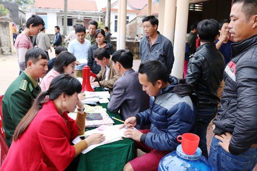  Tiếp tục đóng thuyền lớn ra biển