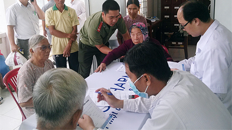 Gắn bó cùng nhân dân để giữ gìn an ninh trật tự