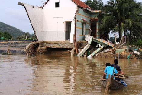 Bình Định tan hoang sau lũ lịch sử