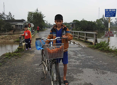 Giọt nước nghĩa tình ở hai làng Nhỉ Hạ, Lâm Xuân