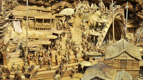 Tác phẩm điêu khắc trên gỗ dài nhất thế giới