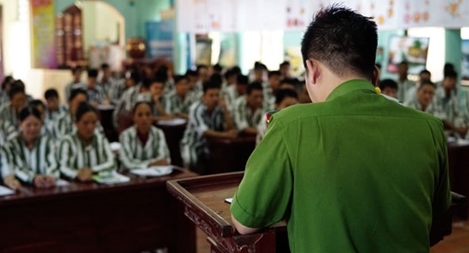 Những người thầy đặc biệt sau cánh cổng trại giam