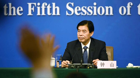 Trung Quốc quyết chặn tiền “bay” ra nước ngoài