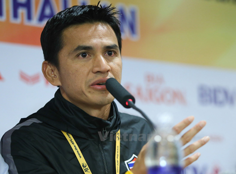 Kiatisak "tố" Chủ tịch Liên đoàn