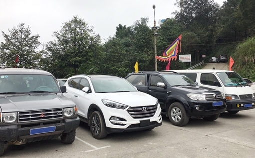 Vì xe công là cái xe con…?