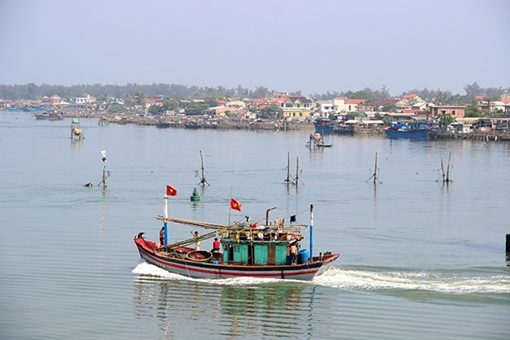 Sức sống mới ở những ngôi làng ven biển