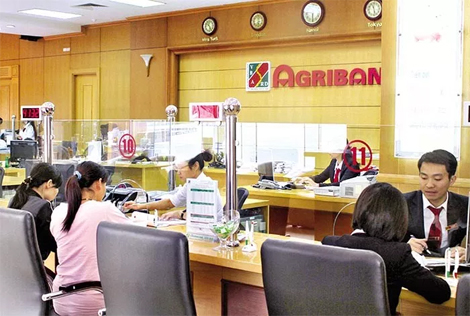 Hàng trăm phần quà khuyến mại dành cho khách chuyển tiền nhanh của Agribank