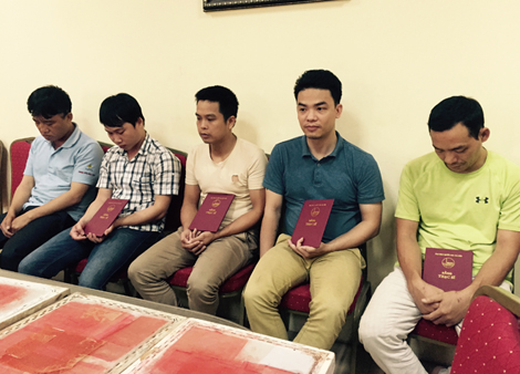 Kỹ sư tin học cầm đầu đường dây sản xuất bằng giả qua mạng Internet