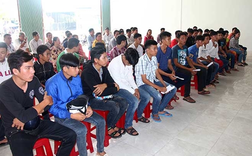 Hàng chục thanh niên lên facebook hẹn nhau đua xe