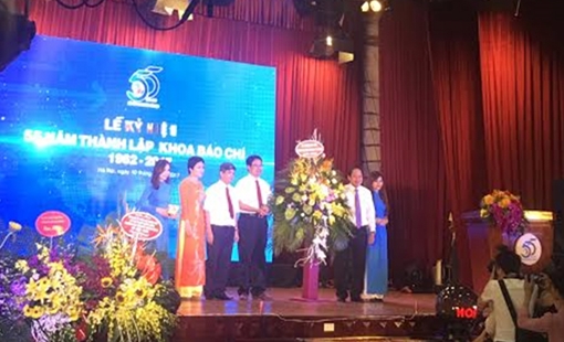 Đưa nền báo chí cách mạng Việt Nam phát triển hiện đại nhưng vẫn mang đậm bản sắc dân tộc