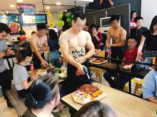 Khoe thân hay “khoe” sự kém văn hóa