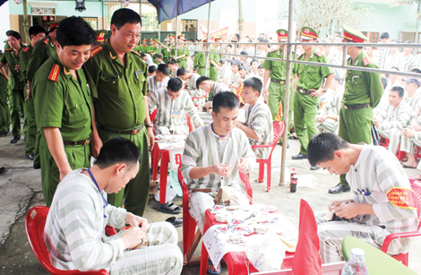  Cảm hóa giáo dục phạm nhân bằng việc thu phục nhân tâm