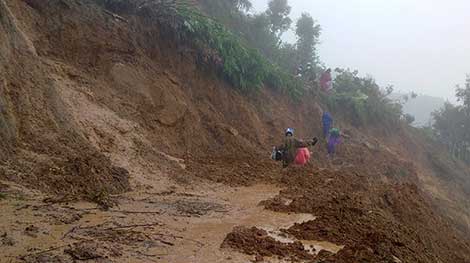 Sạt lở chia cắt hoàn toàn một huyện vùng cao của tỉnh Điện Biên
