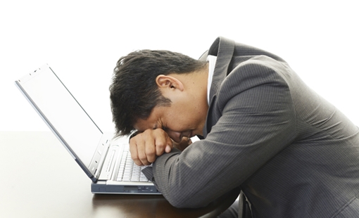 Nhật Bản hạn chế làm việc quá sức