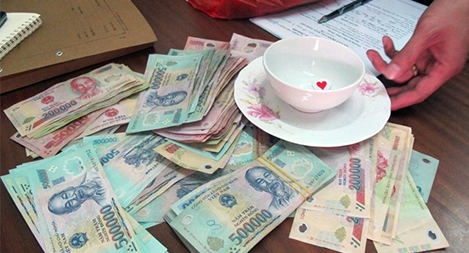 Bắt ma tuý, phát hiện sới bạc  