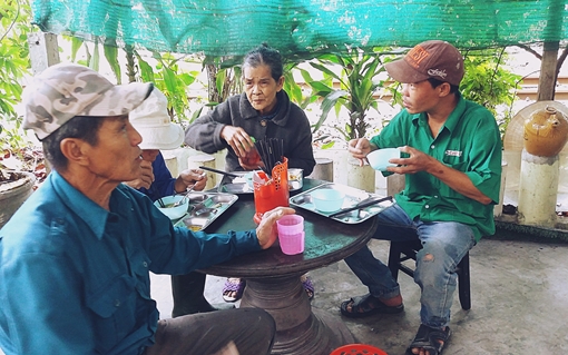 Quán cơm 1.000 đồng Ðiều tử tế sinh ra điều tử tế