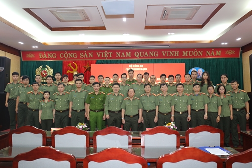  Trang bị kiến thức tổng quan và nâng cao nhận thức về an ninh mạng