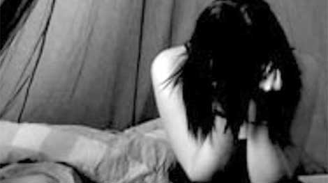 Hai gã trai rủ bé gái 13 tuổi đi hát karaoke rồi giở trò đồi bại