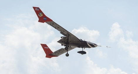 Cận cảnh máy bay biết vỗ cánh như chim