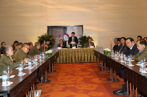 Thứ trưởng Bùi Văn Nam tiếp Đoàn Hội hữu nghị Lào - Việt Nam